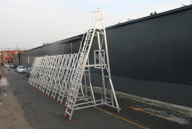 機(jī)械操作工作平臺可折疊安全梯